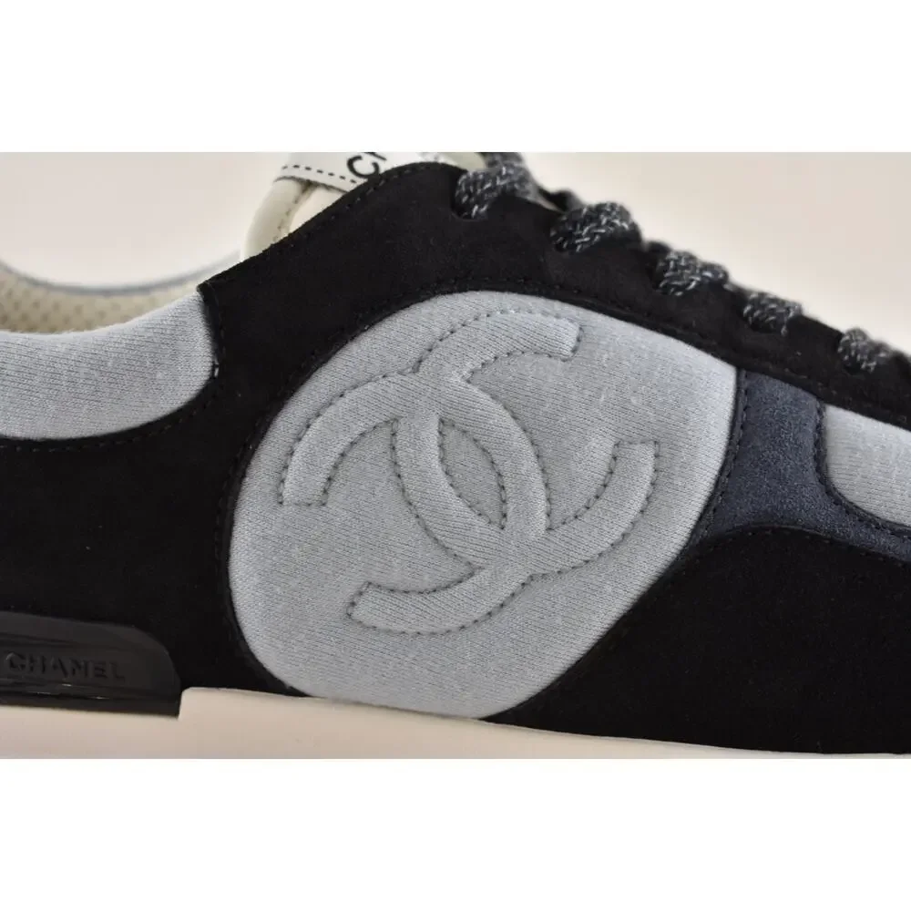 Chanel 22B Black Blue White CC Logo Suede Lace Up Flat Runner Trainer Sneaker 40